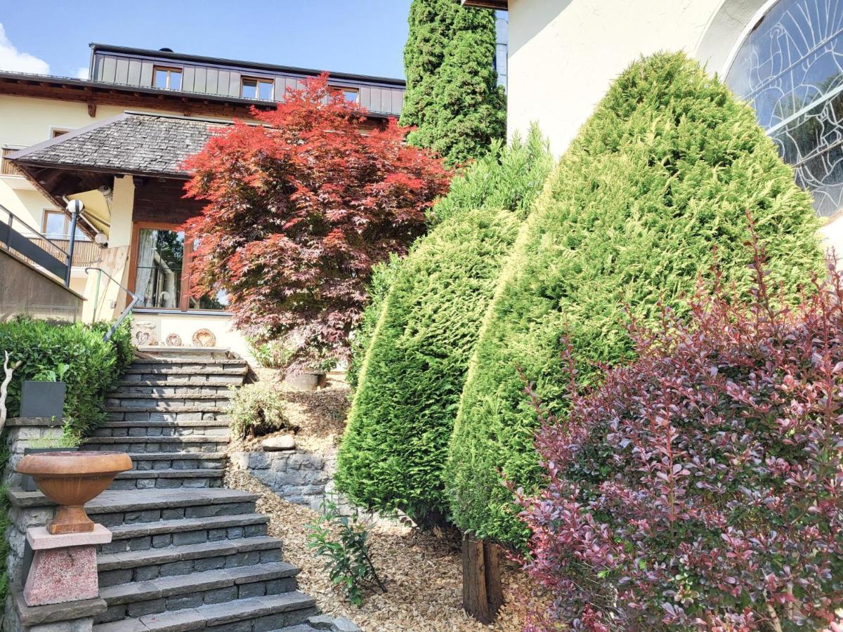 Wanderhotel Garni Cresta Schruns Exterior photo