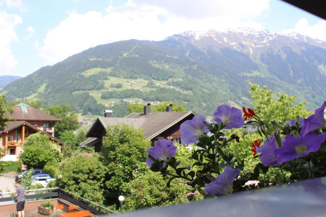 Wanderhotel Garni Cresta Schruns Exterior photo