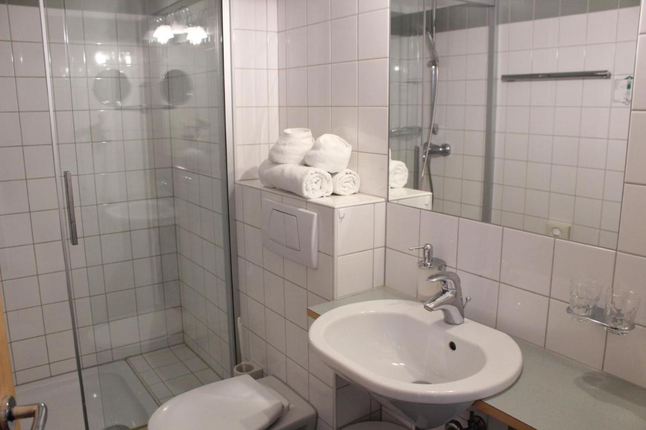 Wanderhotel Garni Cresta Schruns Exterior photo
