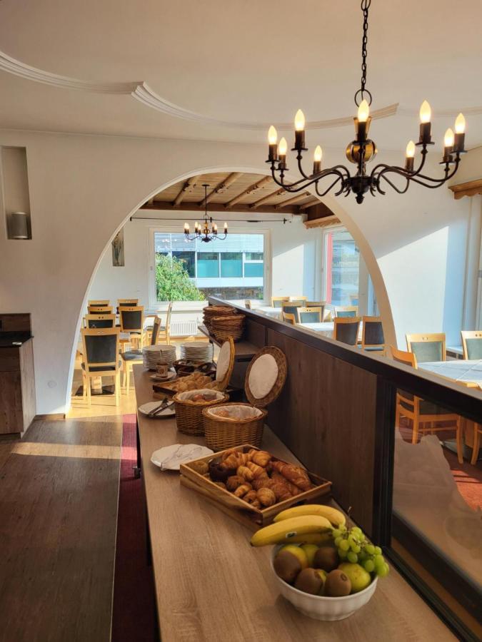 Wanderhotel Garni Cresta Schruns Exterior photo