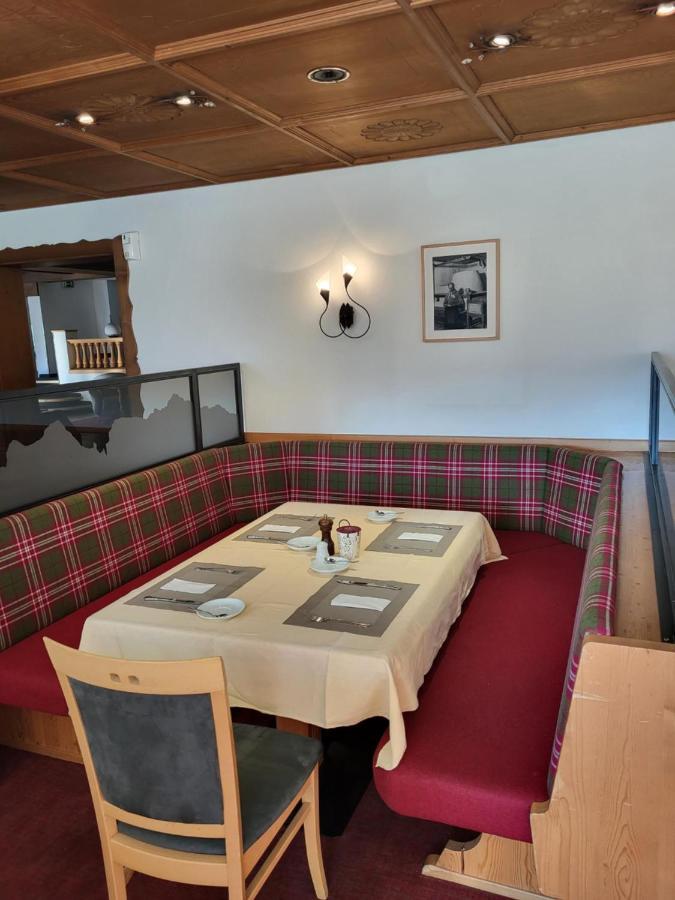 Wanderhotel Garni Cresta Schruns Exterior photo